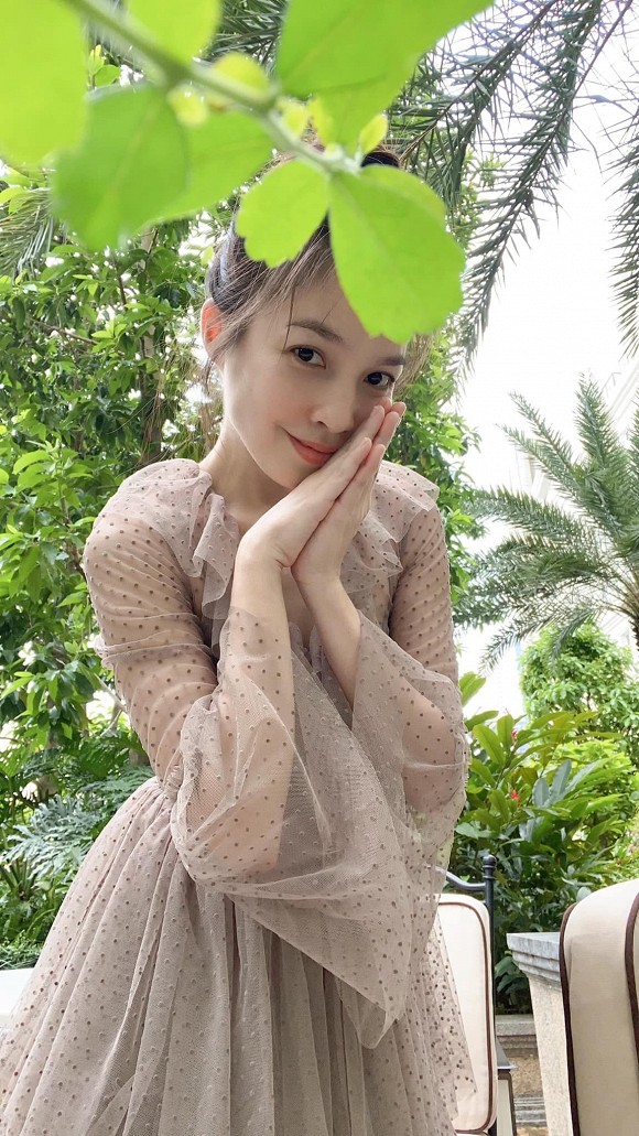 Lương Thùy Linh khoe nhan sắc thăng hạng, Hiền Thục được khen ngày càng trẻ đẹp - Ảnh 2. Lương Thùy Linh khoe nhan sắc thăng hạng, Hiền Thục được khen ngày càng trẻ đẹp - Ảnh 2.