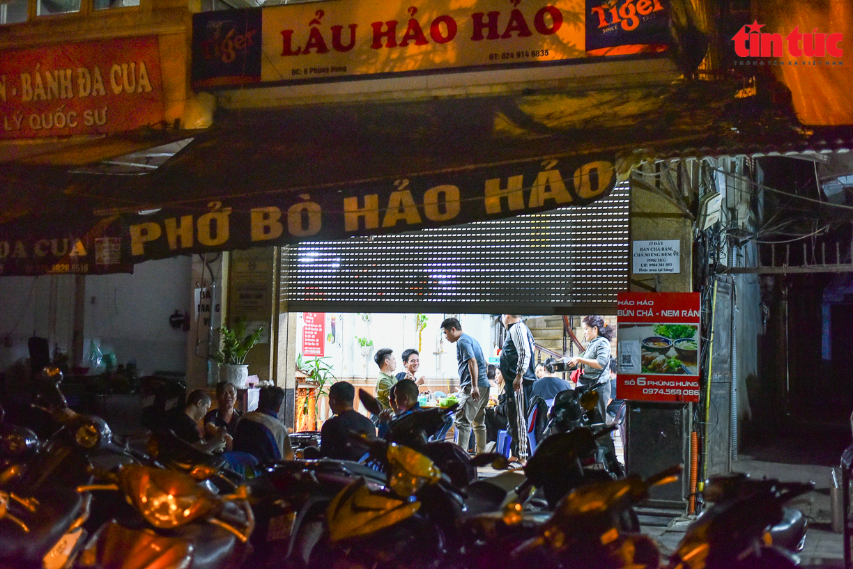 Hà Nội xử phạt một số quán ăn, nhà hàng vẫn bán hàng  sau 21 giờ đêm - Ảnh 9.