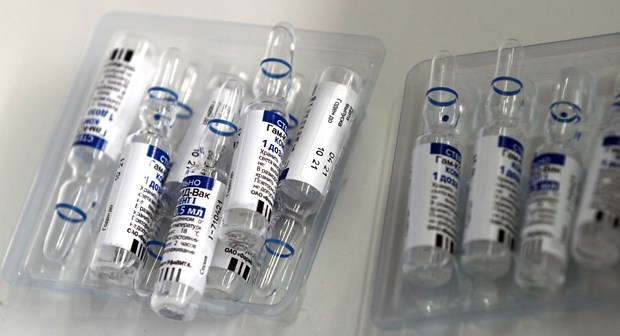 Các hãng dược tăng cường nghiên cứu vaccine chống lại biến thể Omicron - Ảnh 1.