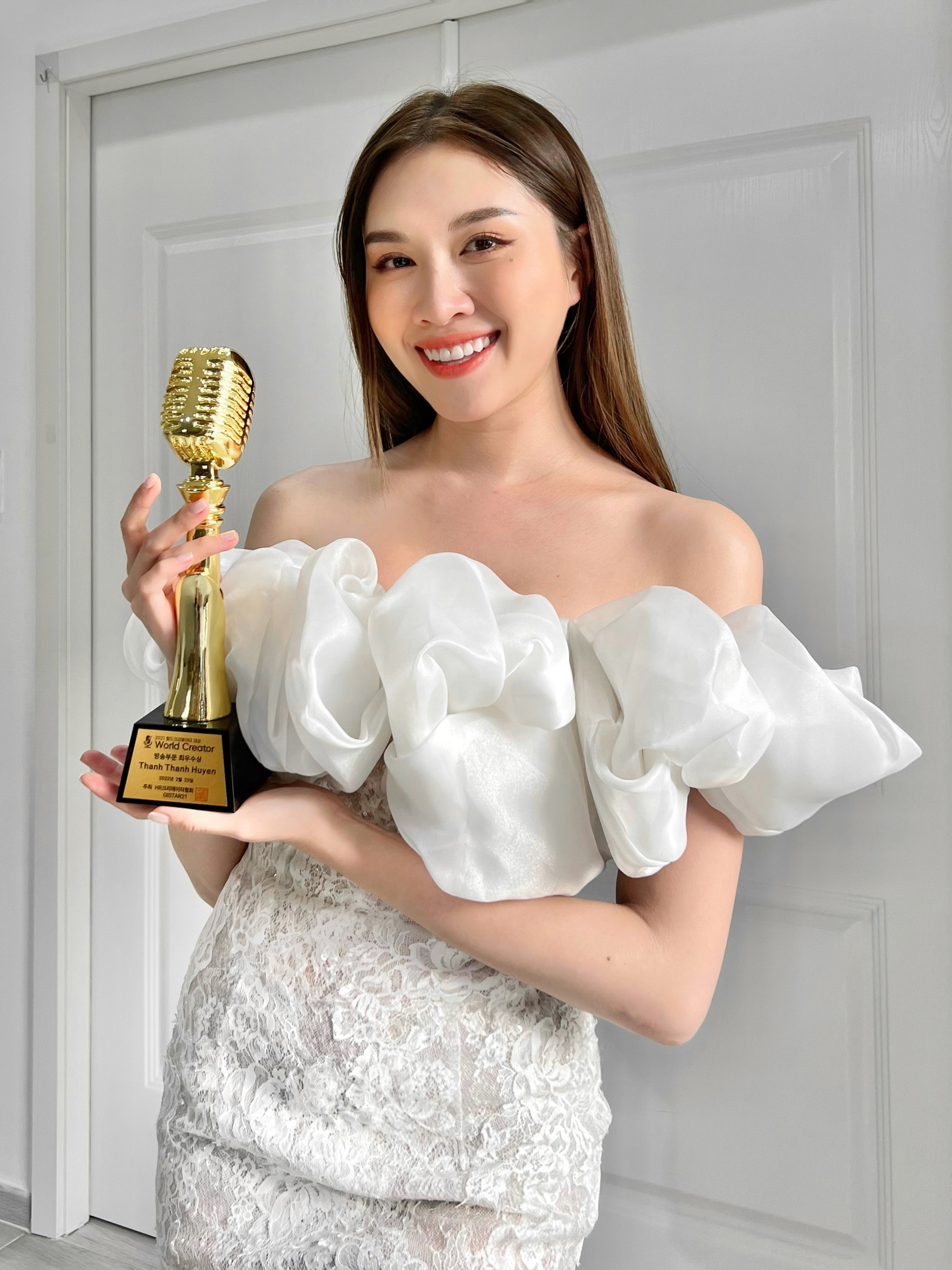 Thanh Thanh Huyền nhận giải thưởng “MC xuất sắc nhất” - Ảnh 2.