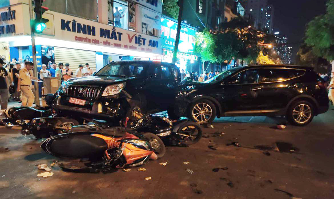 Vụ tai nạn giao thông ở Hà Đông: Có thể sẽ giám định tâm thần với người lái xe gây tai nạn - Ảnh 2.