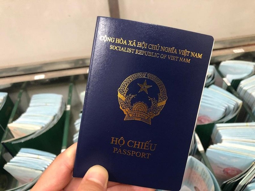 Thêm Cộng hòa Séc ngừng cấp visa cho hộ chiếu Việt Nam mẫu mới