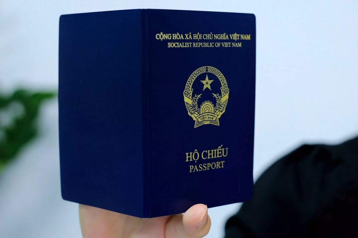 Bộ Công an sẽ nghiên cứu để bổ sung nơi sinh trên hộ chiếu mới
