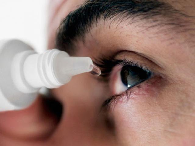 Những bệnh lý về mắt thường gặp sau bão lũ - Ảnh 2.