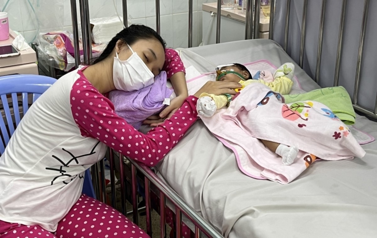 TP HCM: Gia tăng trẻ nhập viện do bệnh hô hấp - Ảnh 3.