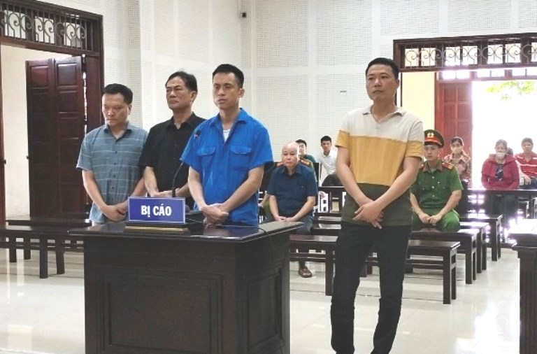 Quảng Ninh: Tuyên phạt Giám đốc Trung tâm quỹ đất 30 tháng tù giam - Ảnh 1.