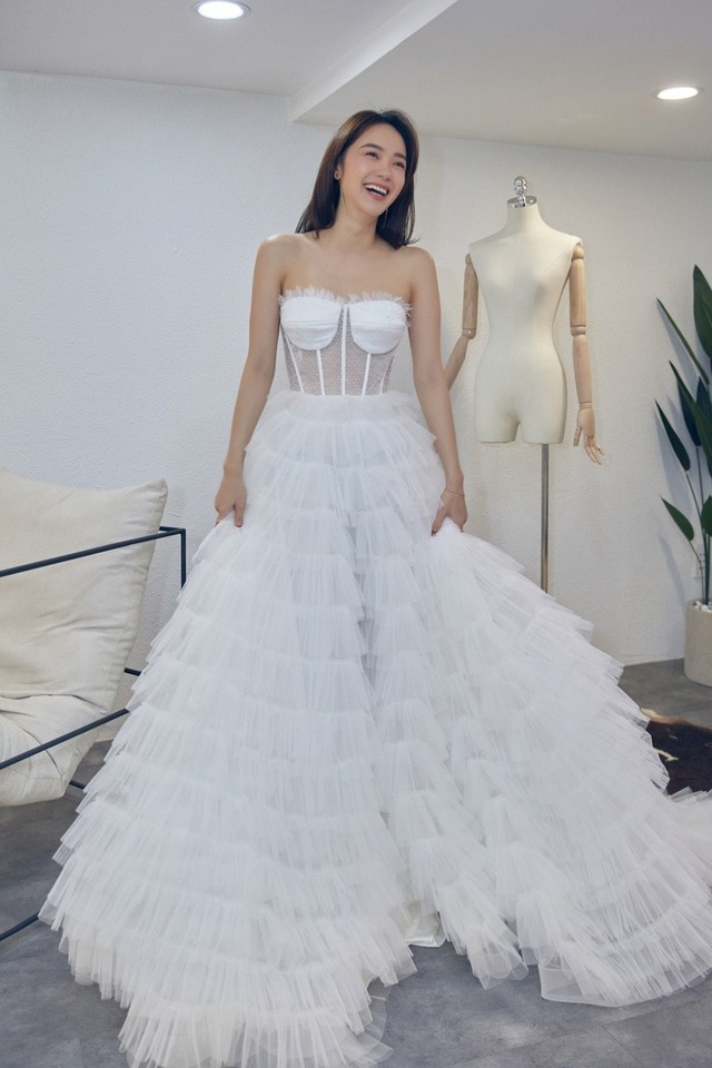 &quot;Cô dâu tháng 6&quot; Minh Hằng diện váy cưới xinh như công chúa, tiết lộ giá cả cực kì đắt đỏ - Ảnh 5.