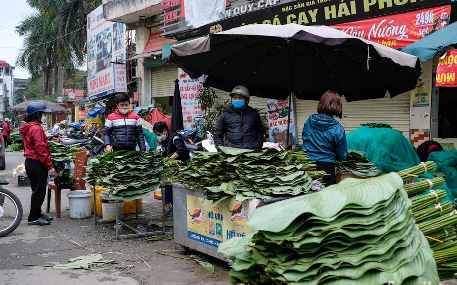 24 Tết đi chợ lá dong lâu đời nhất Hà Nội: Đìu hiu khách mua, giá bán tăng gấp đôi năm ngoái