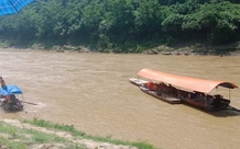 Lật thuyền trên sông Chảy khiến 5 người chết và mất tích